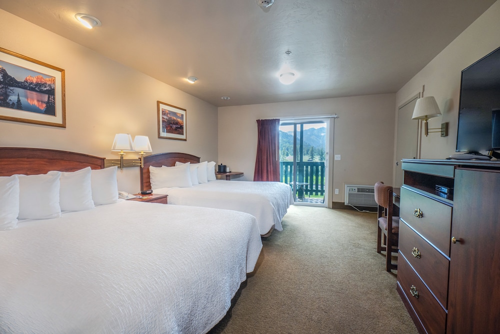 Flying Saddle Resort - photo 8