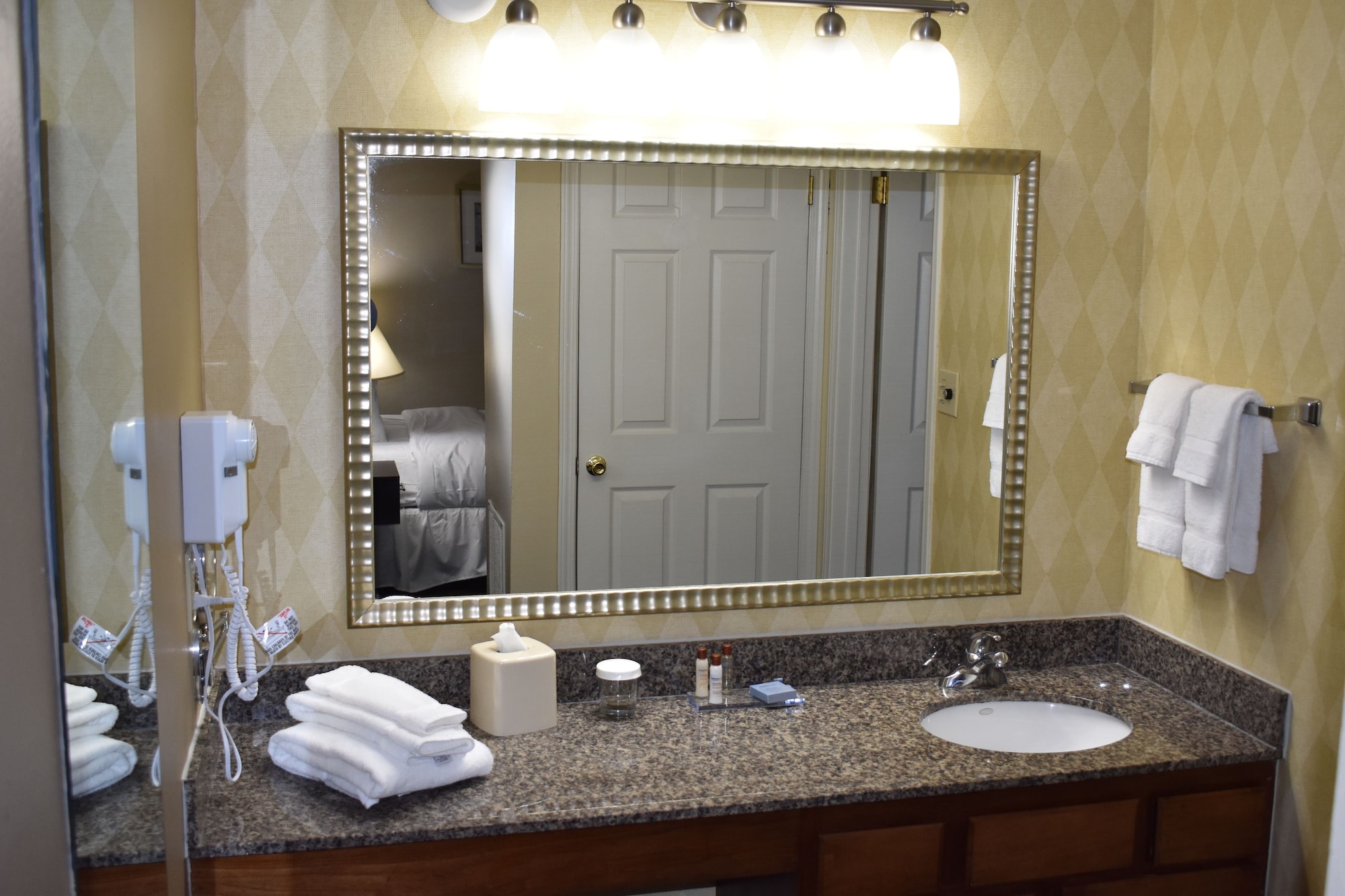 Hawthorn Suites by Wyndham Miamisburg Dayton Mall South - photo 4