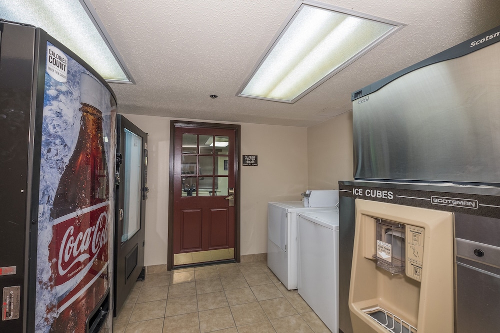 Red Roof Inn & Suites Stafford VA - photo 24
