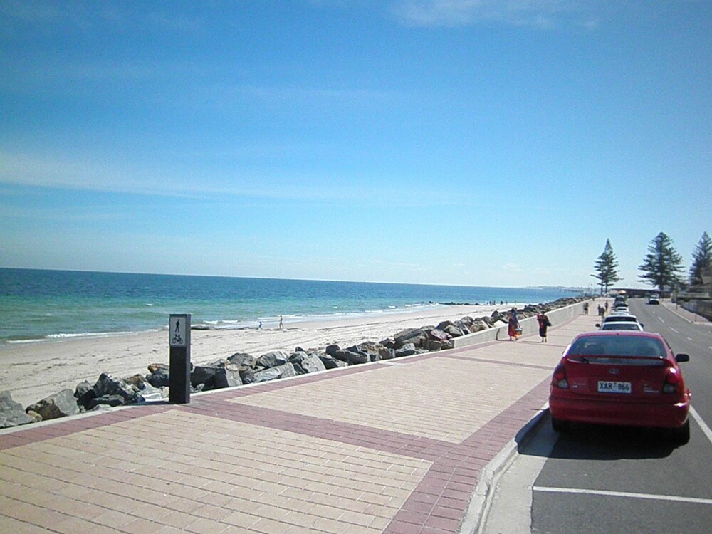 Glenelg Holiday corporate Accommodation in Adelaide, Australia