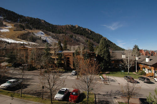 Alpenblick By Resortquest — 4-Star Luxury Hotel in Aspen, United States