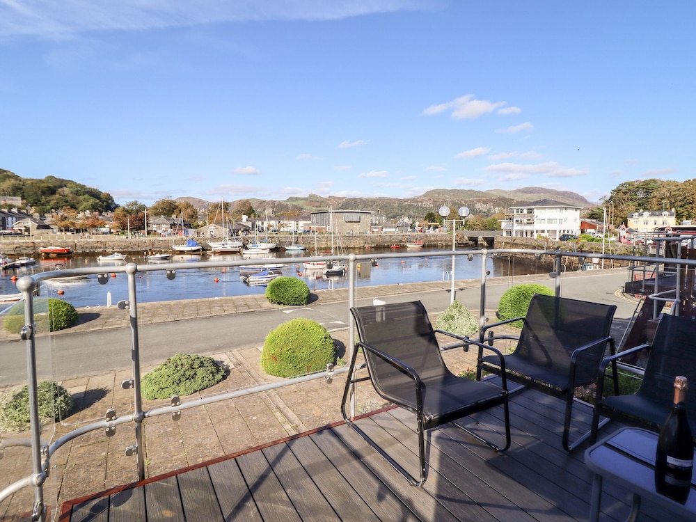Sea Breeze — 4-Star Luxury Hotel in Porthmadog, United Kingdom