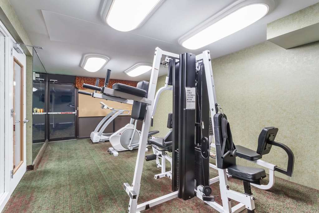 Ramada Hotel & Conference Center by Wyndham Edgewood - photo 11