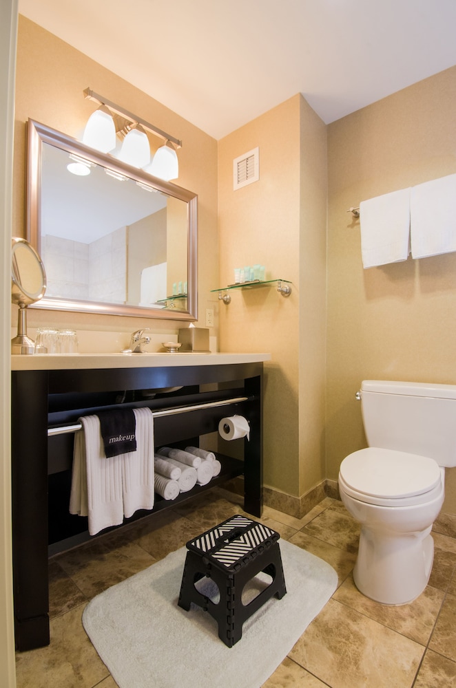 West Inn & Suites - photo 14