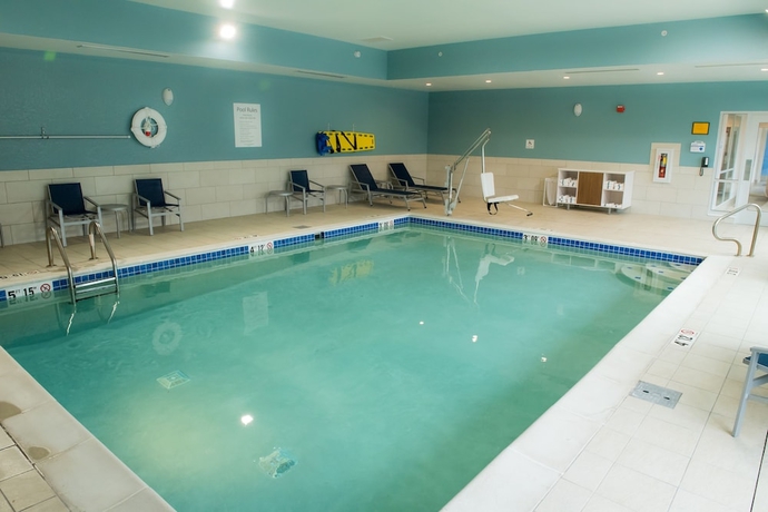 Holiday Inn Express Suites Merrillville — Merrillville