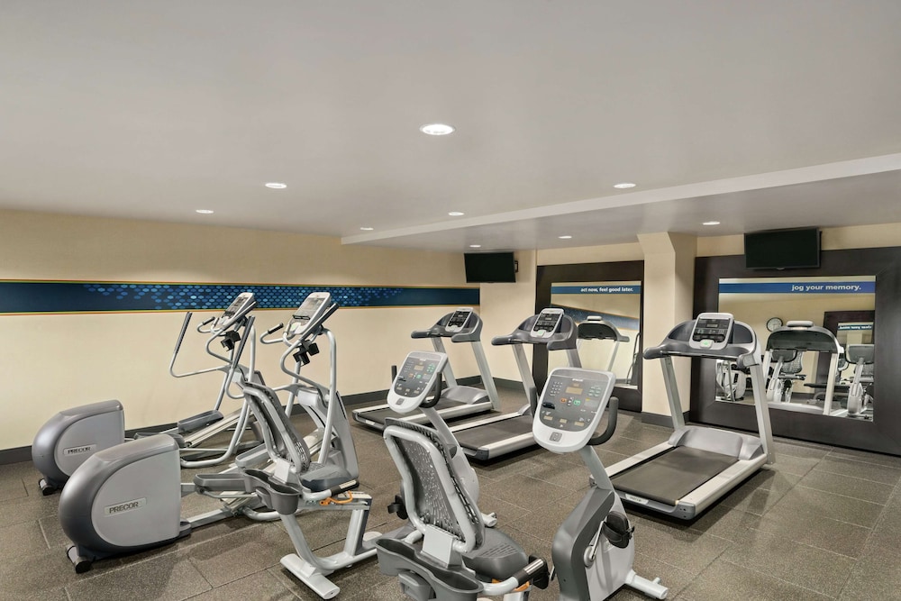 Hampton Inn Portland Airport - photo 19