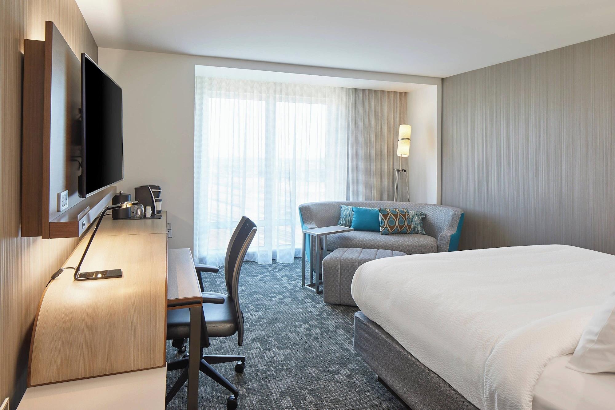 Courtyard by Marriott Baltimore Downtown McHenry Row - photo 7