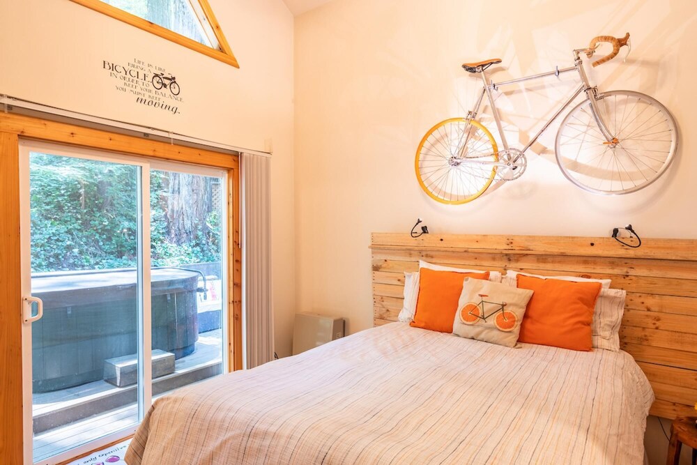 Vino Velo Retreat Redwoods Hot Tub Fire Table BBQ Game Room Fast WiFi Dog Friendly - photo 19