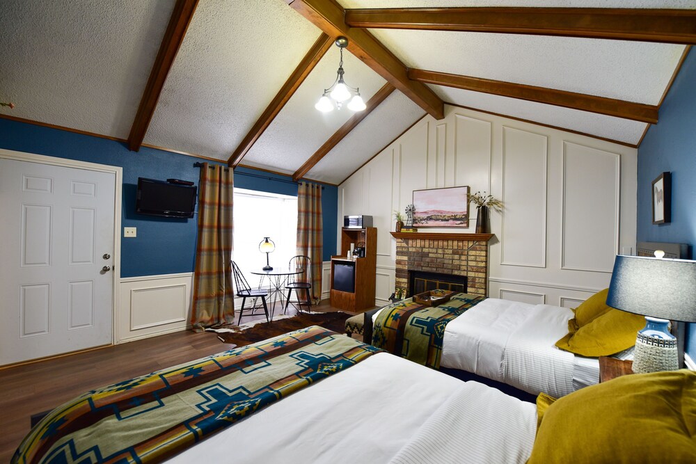 Butterfield Inn Main Street Cottages - photo 20