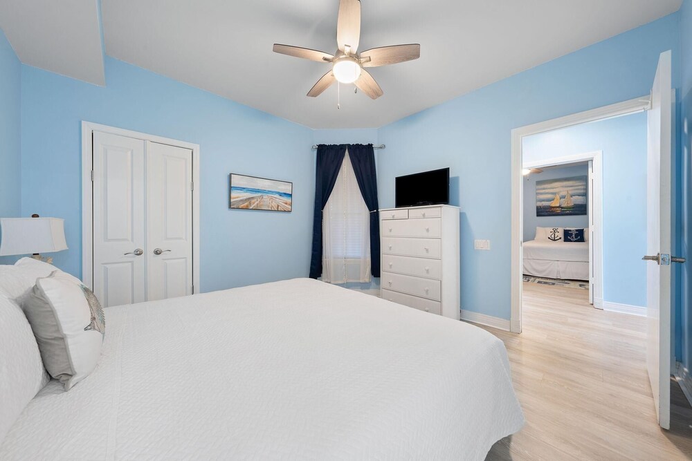 Beach Colony Tower 2C - photo 15