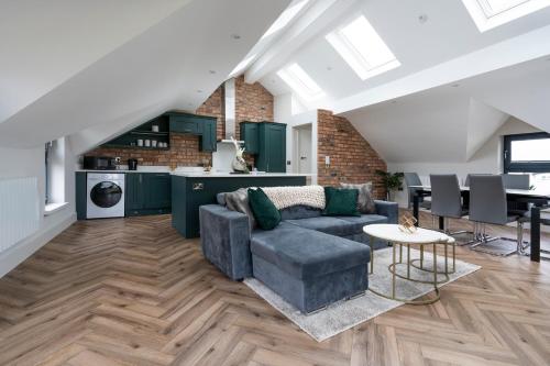 37 West Portrush Luxury Penthouse Nestled Property Management — 4-Star Luxury Hotel in Portrush, United Kingdom