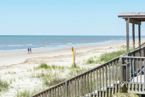 Salty But Sweet by Oak Island Accommodations - photo 28