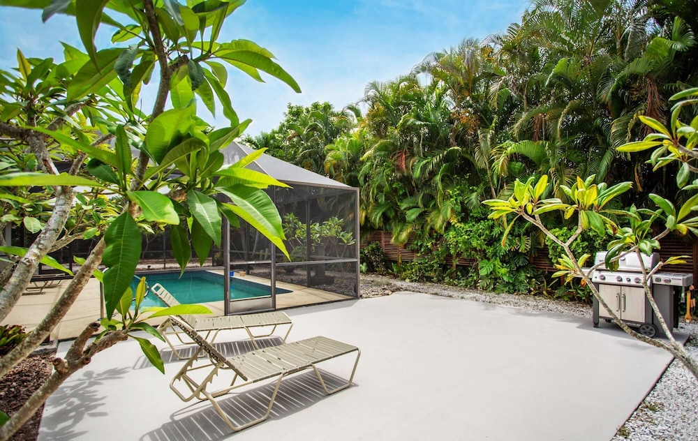 Pesaro Vacation Rental in the Moorings — 4-Star Luxury Hotel in Naples, United States