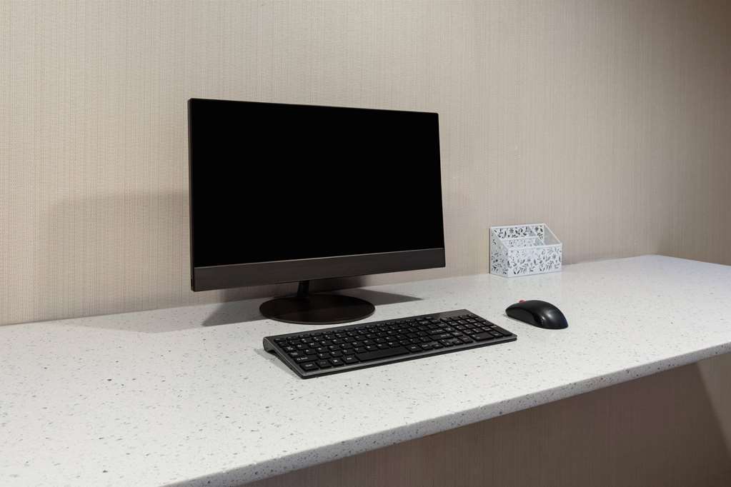 La Quinta Inn & Suites by Wyndham North Orem - photo 38