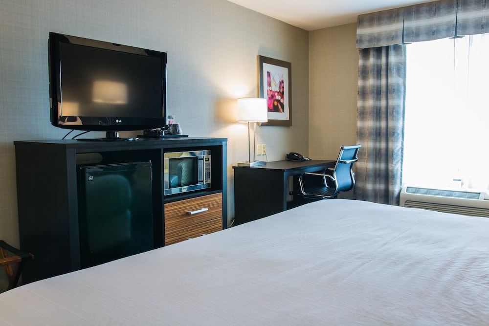 Holiday Inn Express & Suites Jackson by IHG - photo 3