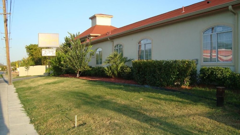 Winnquest Inn Near Ft. Sam Houston - photo 43