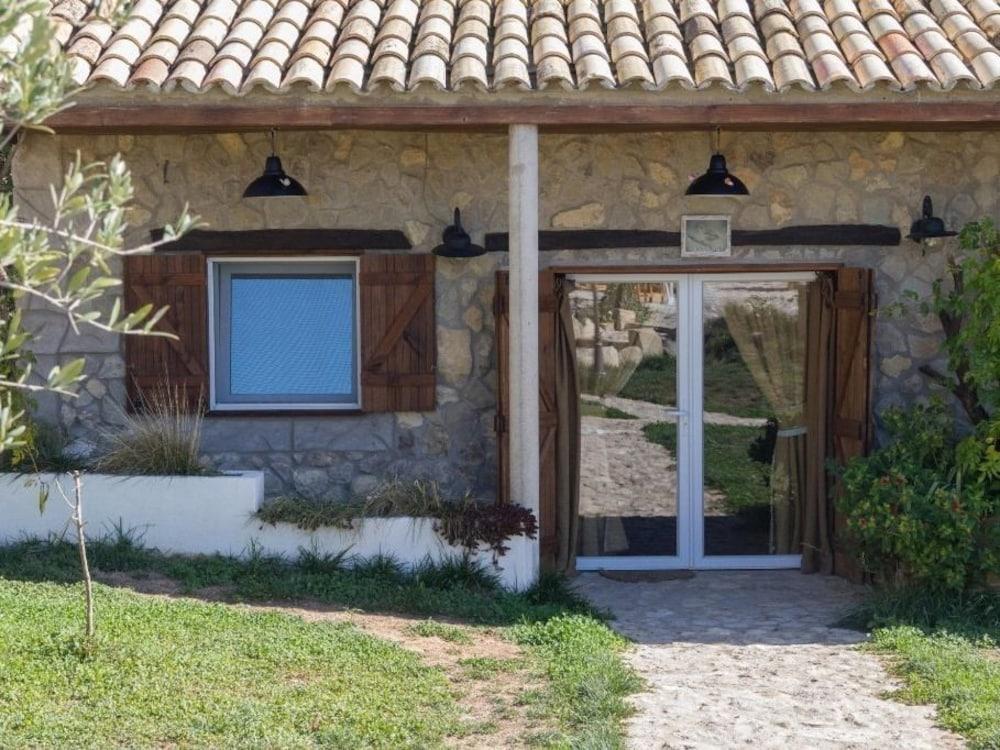 Hotel Mirador de Las Grullas in Huesca, Spain