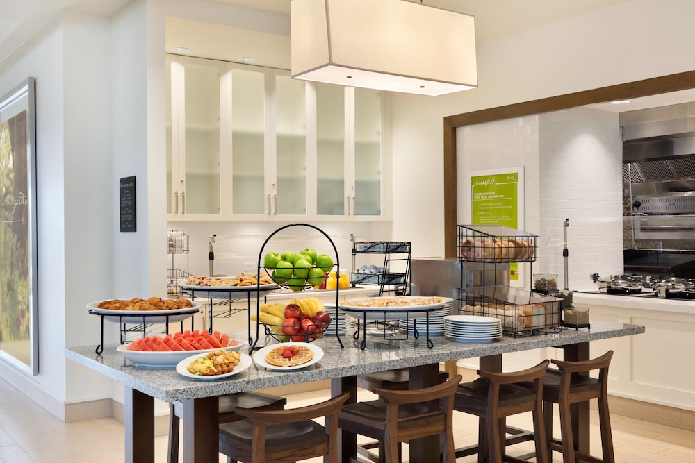 Hilton Garden Inn Boston Logan Airport - photo 42