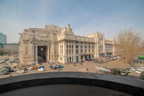 Savoia Luxury Apartment — 4-Star Luxury Hotel in Milan, Italy