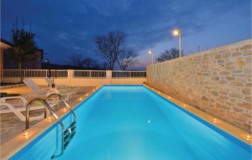 Two Bedroom Holiday Home Krusevo With An Outdoor Swimming Pool 04 — 4-Star Luxury Hotel in Krusevo, Croatia