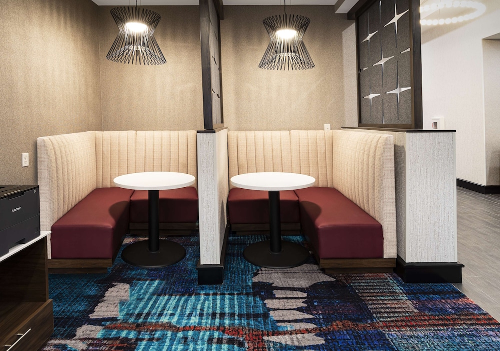 Hampton Inn & Suites Raleigh Downtown - photo 95