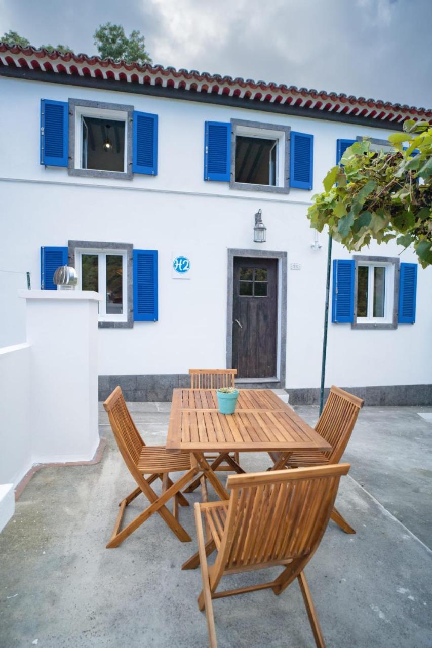 H2O próximo das melhores praias da costa sul in Vila Franca Do Campo, Portugal