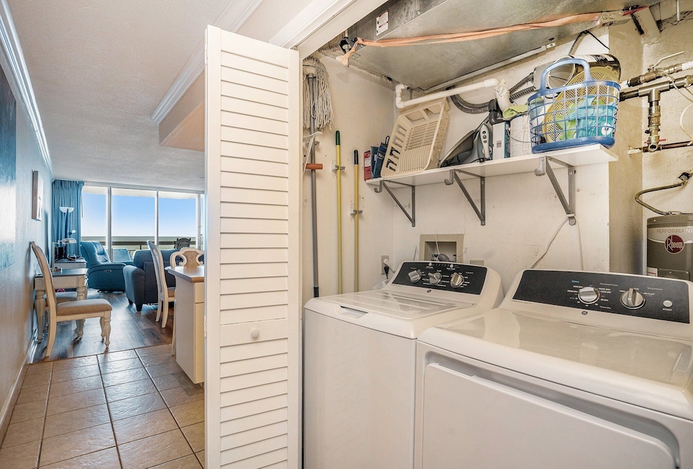 1405 Waters Edge Resort 1 Bedroom Condo by RedAwning - photo 24