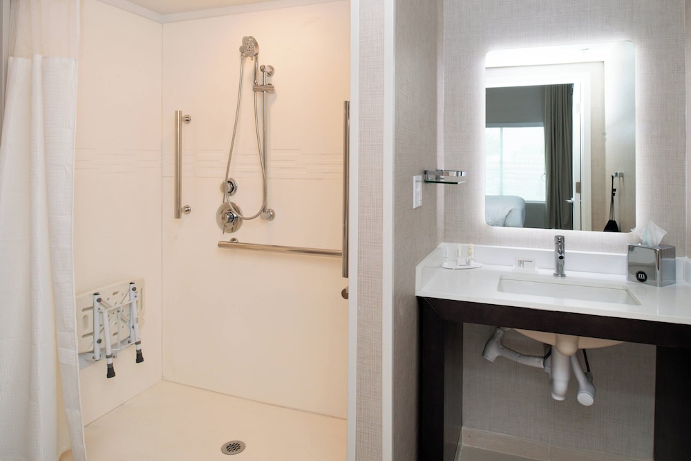 Residence Inn by Marriott Visalia - photo 11