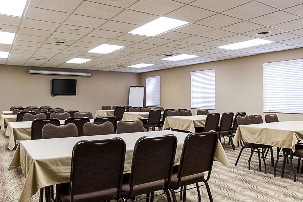MainStay Suites Fargo I 94 Medical Center - photo 36