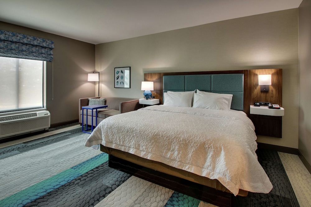 Hampton Inn & Suites Southport - photo 27