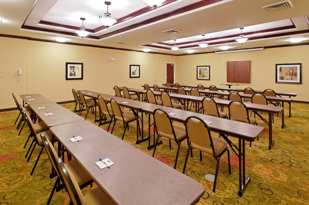 Holiday Inn Express Hotel & Suites Florence Northeast By Ihg - photo 25