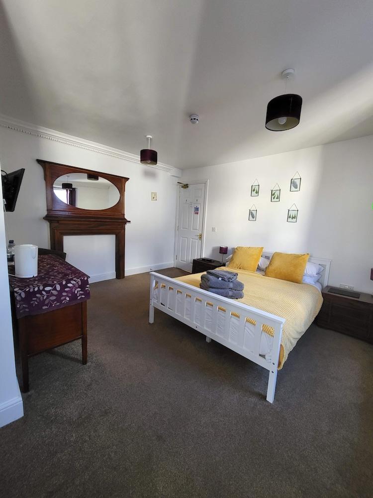Devon & Cornwall Inn — 4-Star Luxury Hotel in Torpoint, United Kingdom