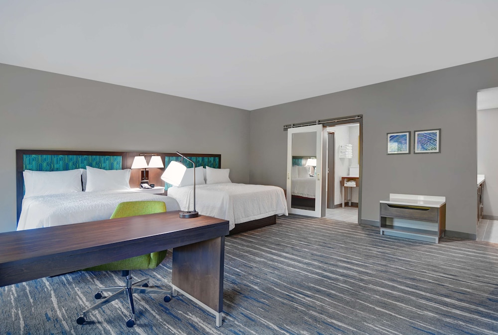 Hampton Inn & Suites MacClenny I 10 - photo 11
