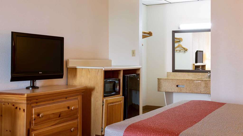 Motel 6 Clarksville TN - photo 13