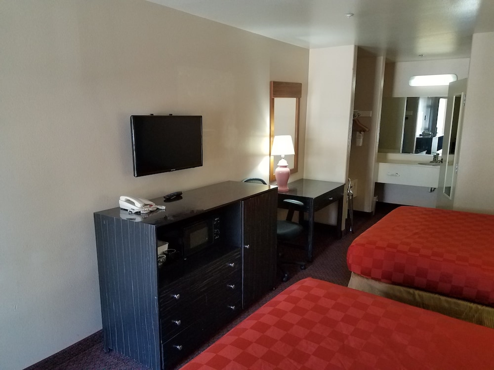 Olive Tree Inn & Suites by Howard Johnson WYNDHAM - photo 3