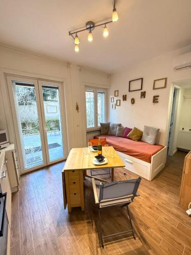 Happy House with private garden — 4-Star Luxury Hotel in Rome, Italy