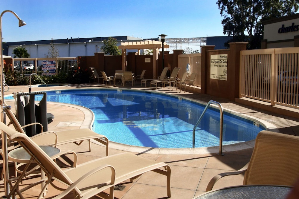 Hampton Inn & Suites Seal Beach - photo 13