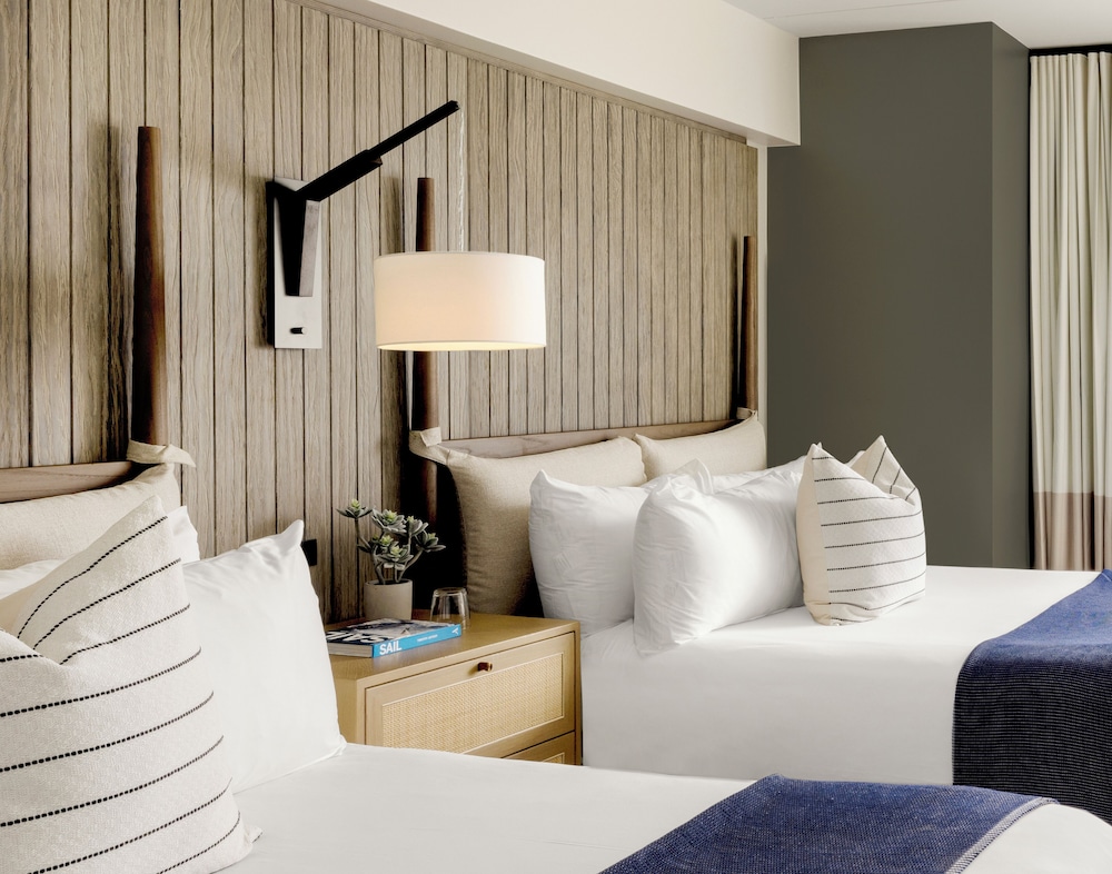 Newport Harbor Island Resort - photo 42