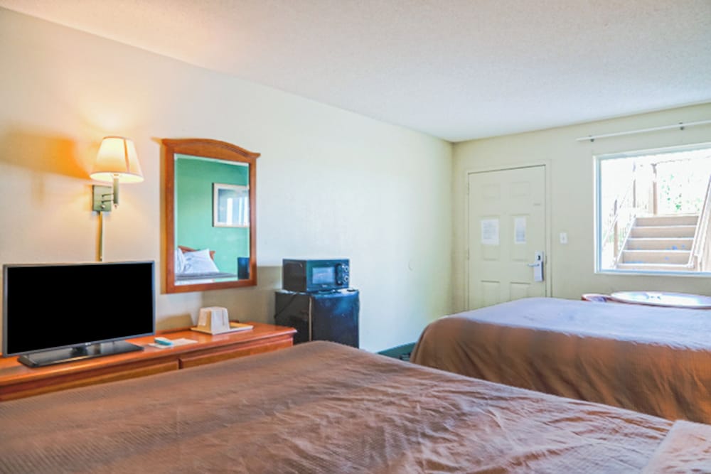 Economy Inn by OYO Ashburn I 75 - photo 13