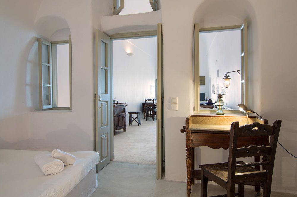 Condutto Residences in Oia, Greece