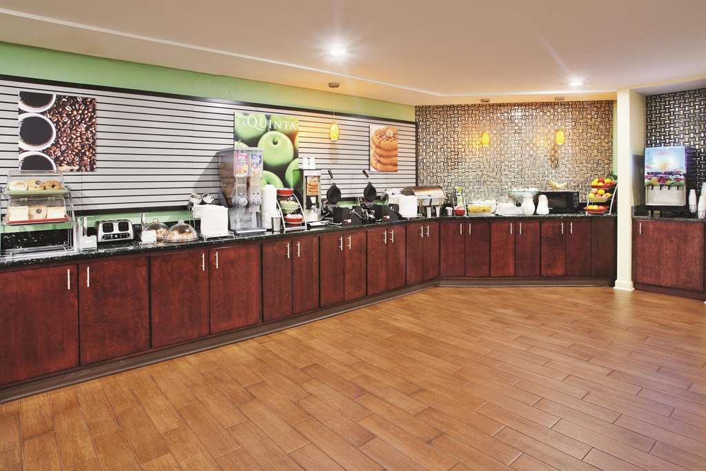 La Quinta Inn & Suites by Wyndham Florence - photo 26