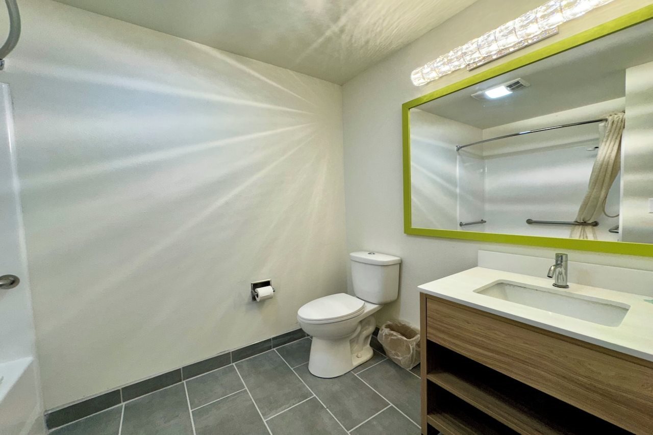 Fargo Airport Inn - photo 19