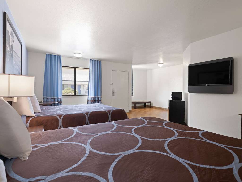 Super 8 by Wyndham Dunnigan - photo 24