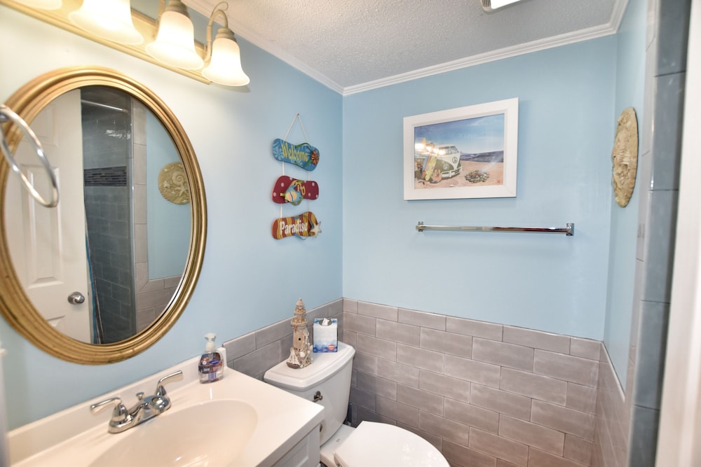 1410 Waters Edge Resort 1 Bedroom Condo by RedAwning - photo 16