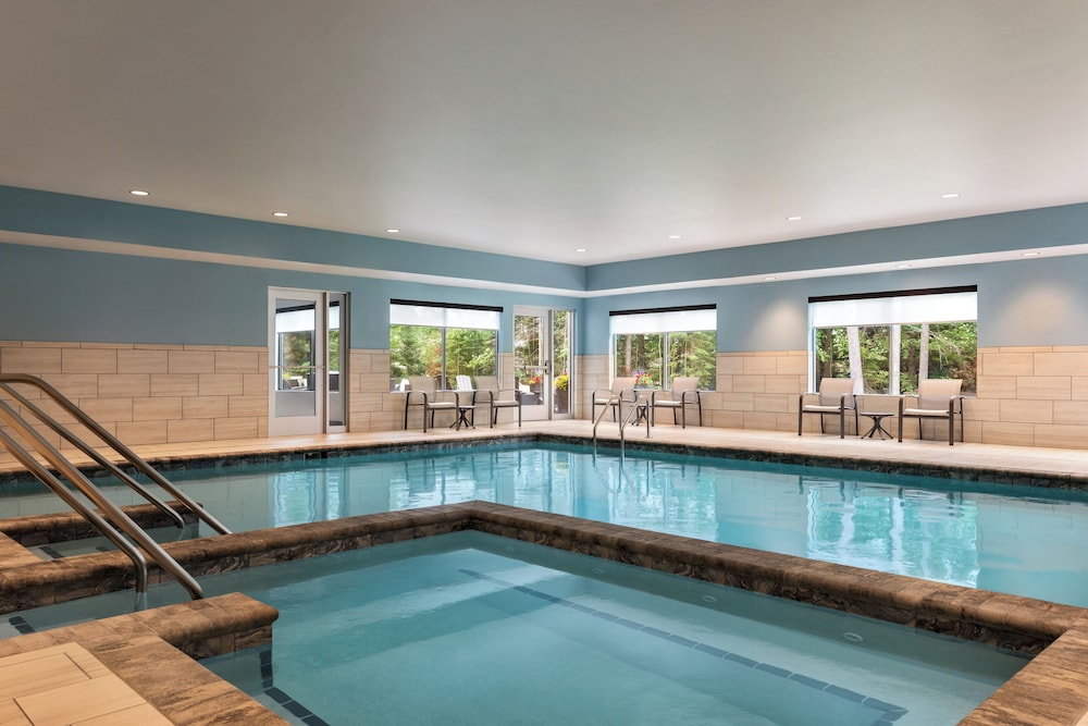 Holiday Inn Express and Suites Rhinelander by IHG - photo 30