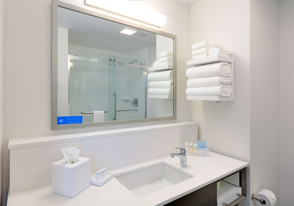 Hampton Inn by Hilton Irvine Spectrum Lake Forest - photo 12