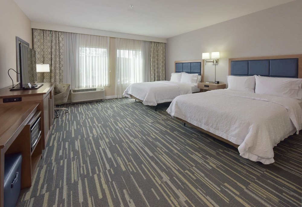 Hampton Inn & Suites Seattle Redmond - photo 7