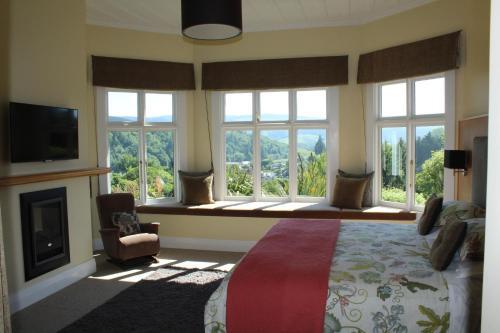 Tonix Boutique Accommodation - carbon neutral hotel in Unknown City