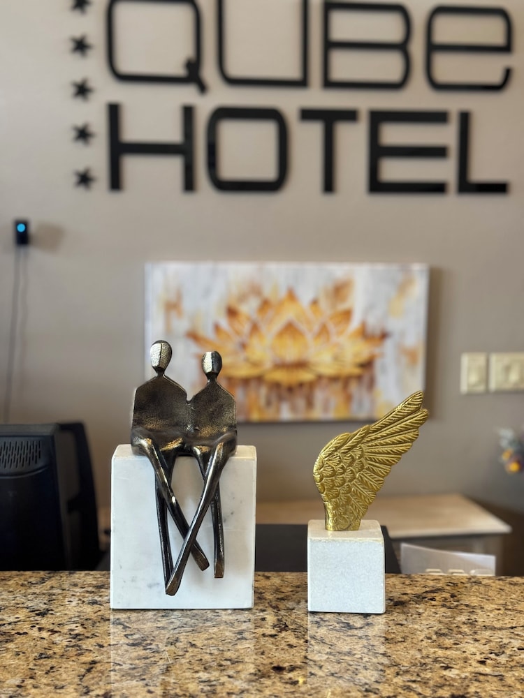 Qube Hotel - photo 36