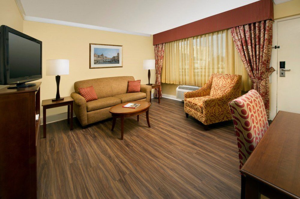 Park Lane Suites and Inn - photo 30